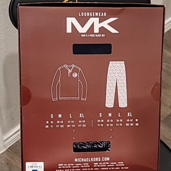 Michael Kors Logo Boxed Loungewear Gift Set - Picture 5 of 7